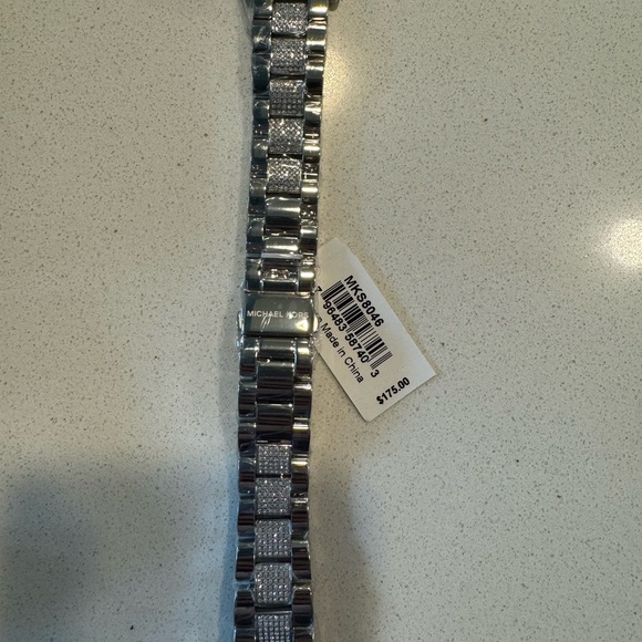 Michael Kors Apple Watch band - Picture 7 of 8